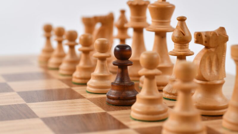 Chess : Develop your pieces